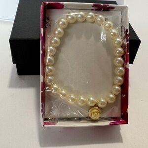 Avon Rosette Touches Stretch Bracelet NIB